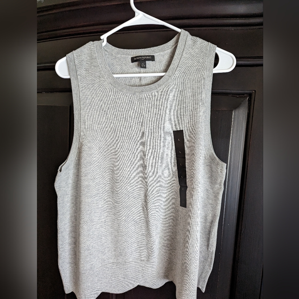 Banana Republic sleeveless knit top